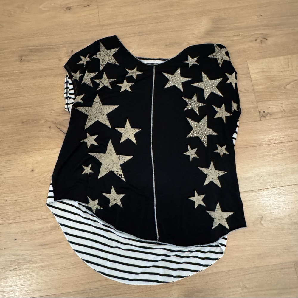 Black Star Print Layered-Hem Women’s Top